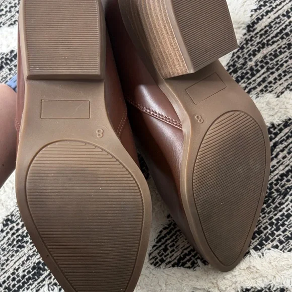 Nwot Cushionaire Brown Leather Ankle Booties size 8 - Picture 5 of 5